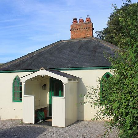 Glyn Arthur Lodge Llandyrnog Exterior photo