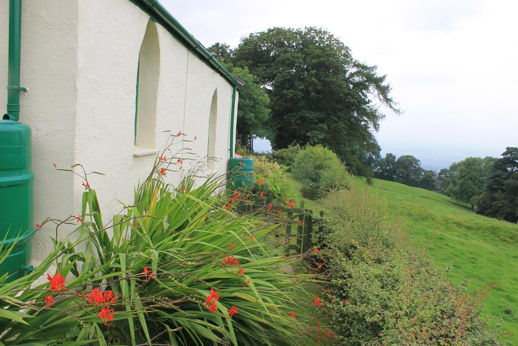 Glyn Arthur Lodge Llandyrnog Exterior photo